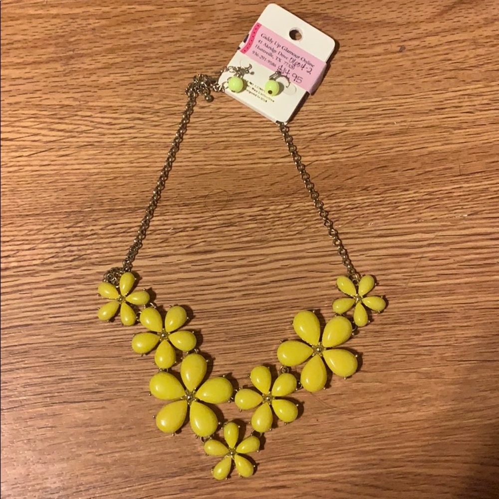 Boutique jewelry with tags!